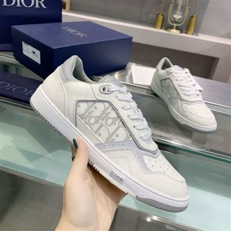 precio de tenis dior mujer.